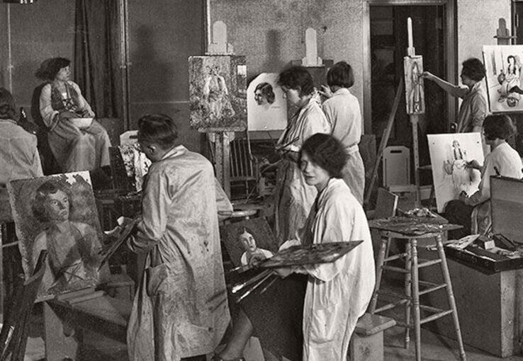 Early art school class circa 1920s